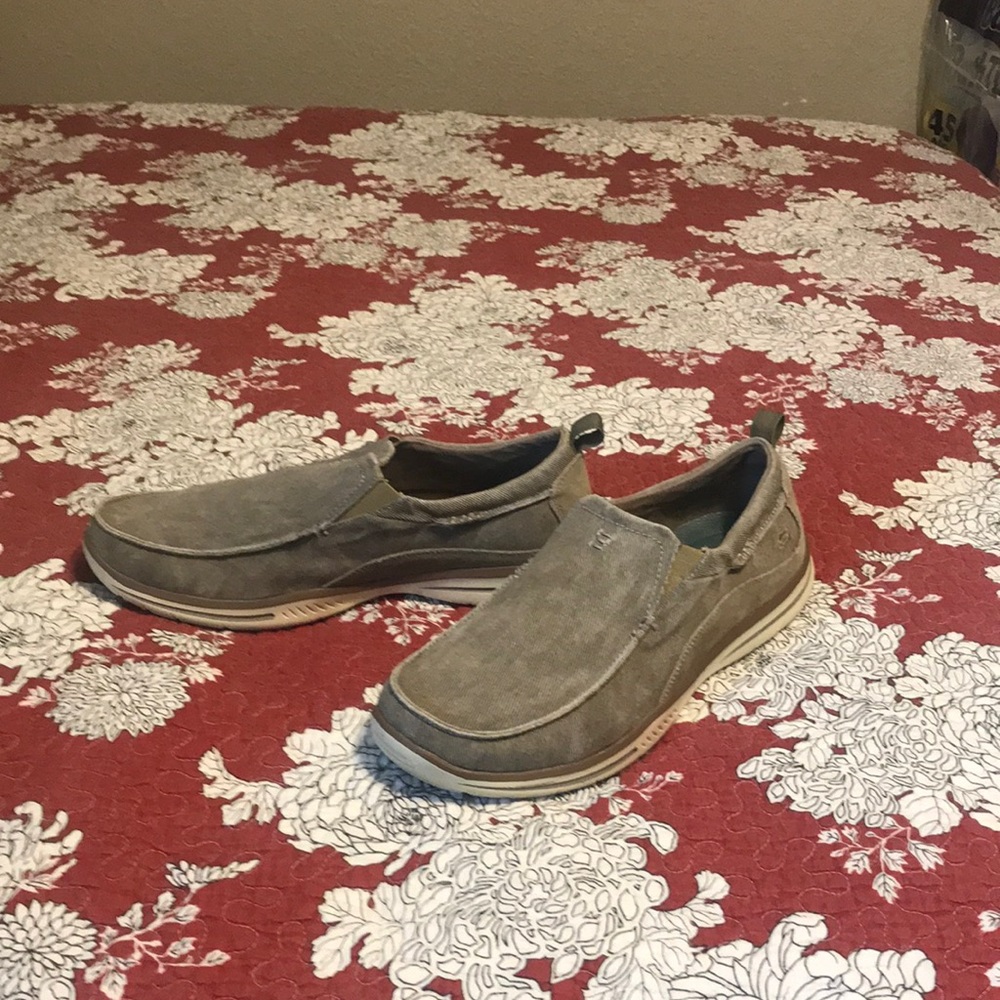 Men’s Skechers slip ons